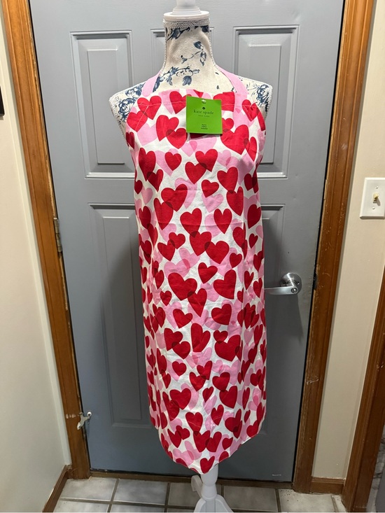 kate spade Other - kate spade Red and Pink Heart-Print Apron (NWT)